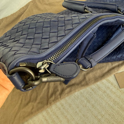 Bottega Veneta Maxi Convertible Tote Navy Leather 50cm