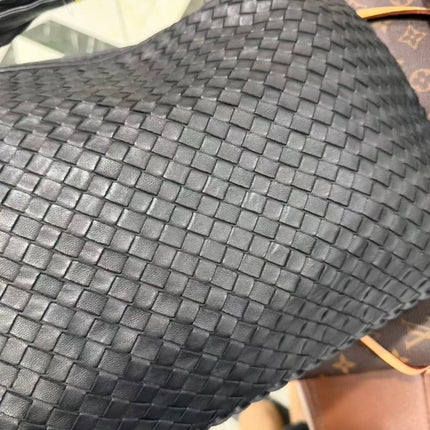Bottega Veneta Veneta Intrecciato Hobo Bag Large Black Leather 47cm