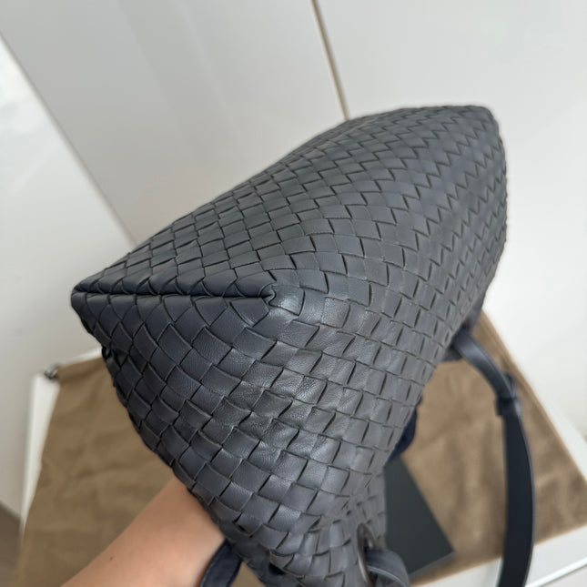 Sold Bottega Veneta Garda Shoulder Bag Intrecciato Nappa Leather Grey Small 25cm