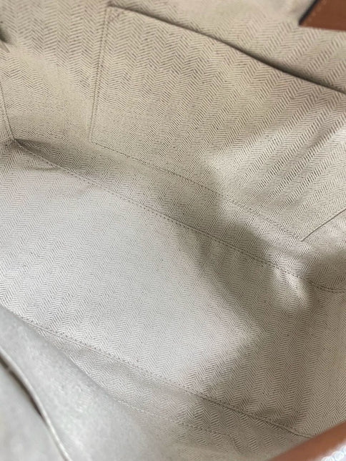 Sold Loewe Puzzle Medium Crossbody bag Caramel leather