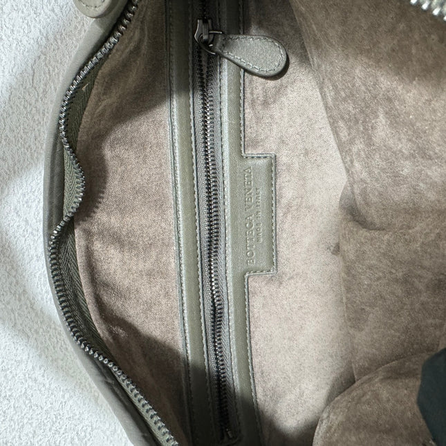 Bottega Veneta Veneta Hobo Medium Leather and Velvet Grey Green 41cm