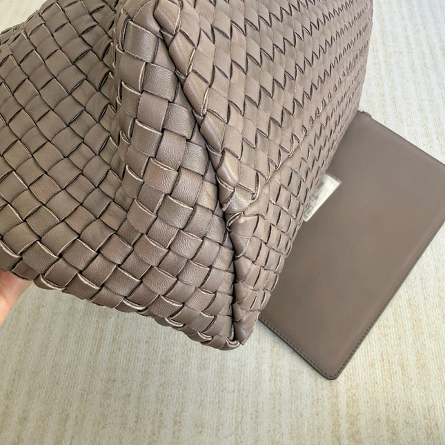 Bottega Veneta Cabat Large Intreccio Leather Tote Bag Grey 40-43cm
