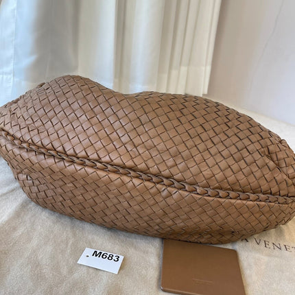 Bottega Veneta Belly Hobo Milk Chocolate Brown Maxi 50cm Intrecciato Leather