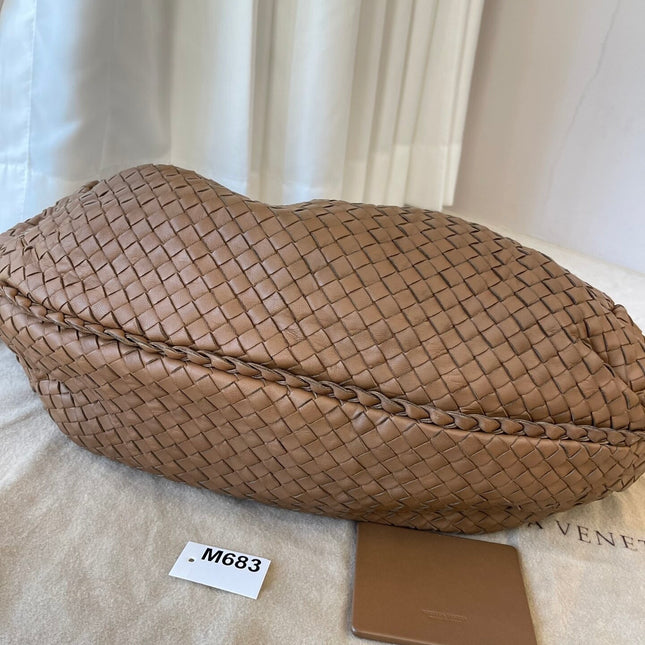 Bottega Veneta Belly Hobo Milk Chocolate Brown Maxi 50cm Intrecciato Leather