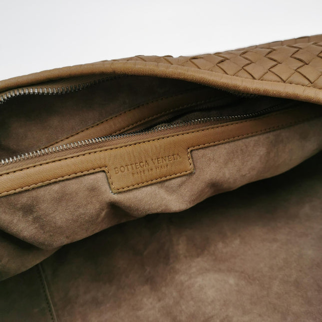 Bottega Veneta Veneta Hobo Maxi Milk Chocolate Brown Leather 52cm