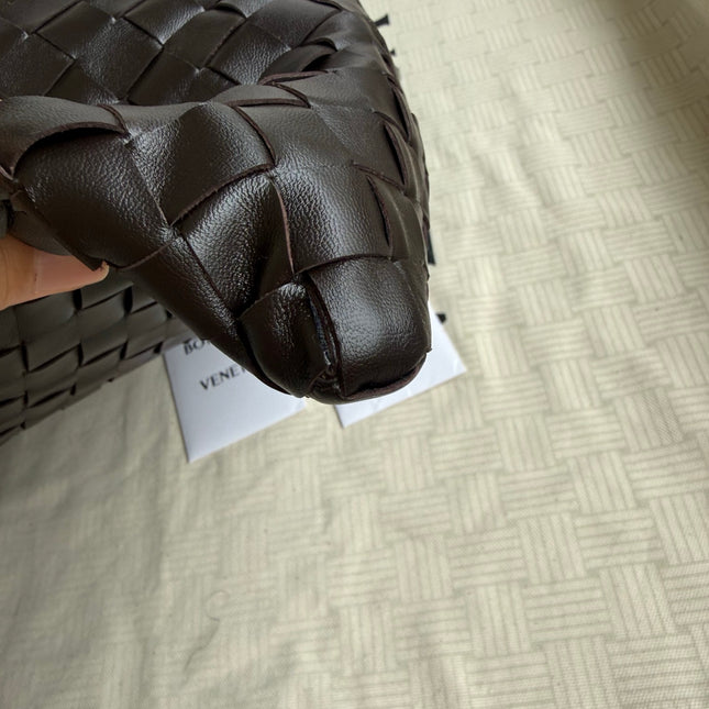 Bottega Veneta Hop Large Leather Fondant Chocolate Brown Hobo Bag