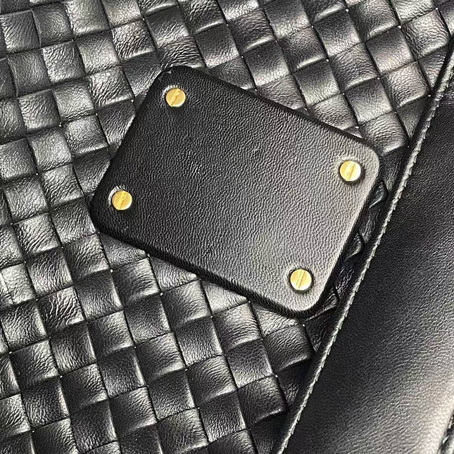 Bottega Veneta XXL Snap Tote Black Intrecciato Leather With Pouch