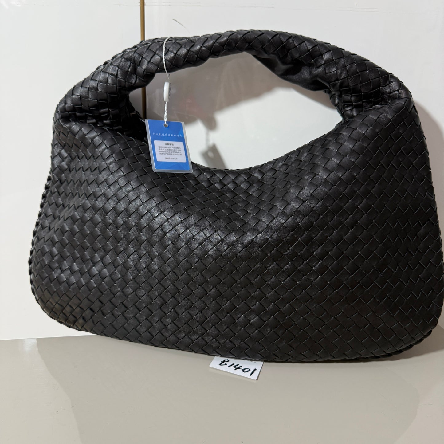 Bottega Veneta Intrecciato Hobo Bag Medium Black Lambskin leather 40cm