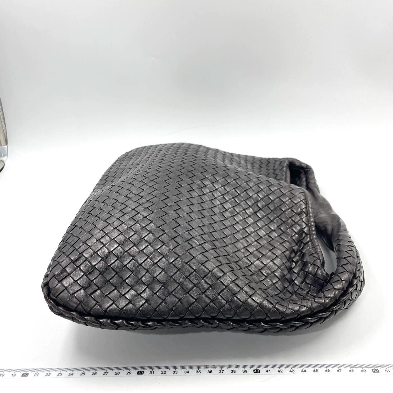 Bottega Veneta Intrecciato Hobo Bag Medium Dark Chocolate Brown Lambskin leather 45cm