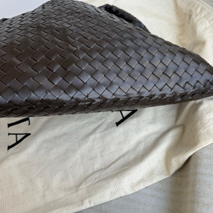Bottega Veneta Hop Large Leather Fondant Chocolate Brown Hobo Bag