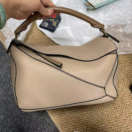 Sac Loewe Puzzle Medium en cuir de veau sable beige avec bandoulière marron