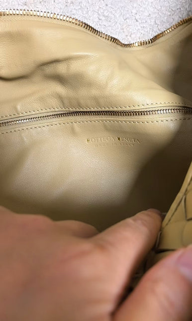 Bottega Veneta Jodie Maxi Lambskin Leather Beige Oats 70cm