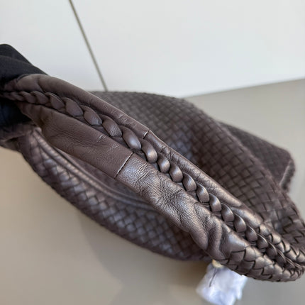 Bottega Veneta Veneta Intrecciato Hobo Bag Large Dark Chocolate Brown Lambskin leather 47cm