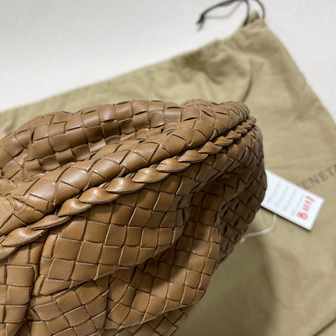 Sold Bottega Veneta Belly Hobo Intrecciato Lambskin Leather Camel Beige Large 50cm