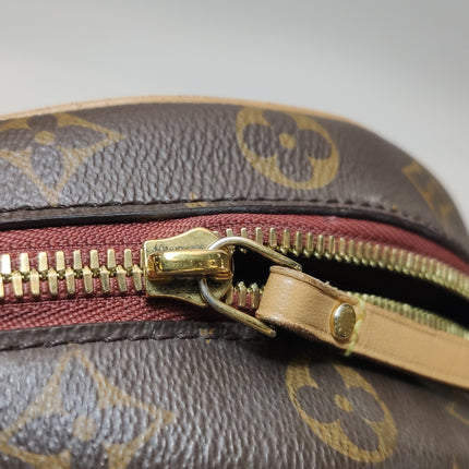 Louis Vuitton Boîte Chapeau Souple Leather MM Crossbody Bag