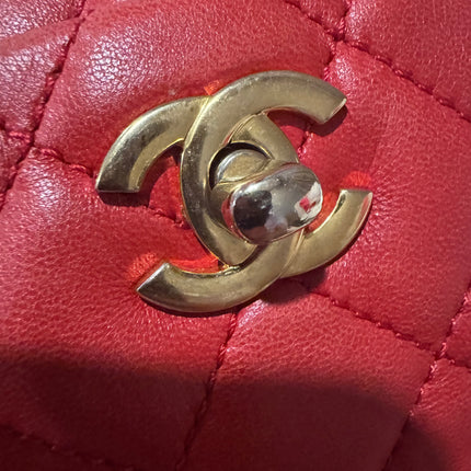 Sac cabas Chanel Grand Shopping Tote en cuir caviar bordeaux, taille GM, finitions argentées