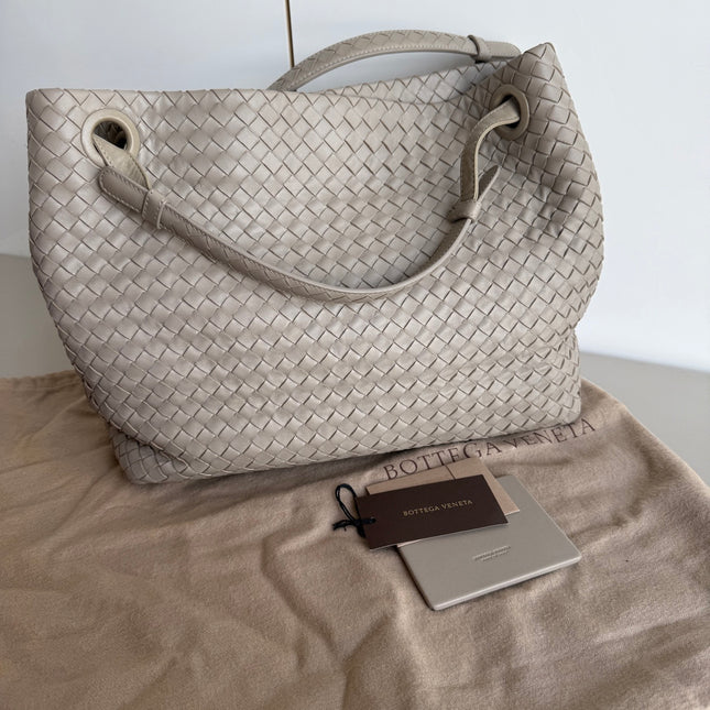 Bottega Veneta Garda Shoulder Bag Intrecciato Nappa Leather Light Grey Large 33cm