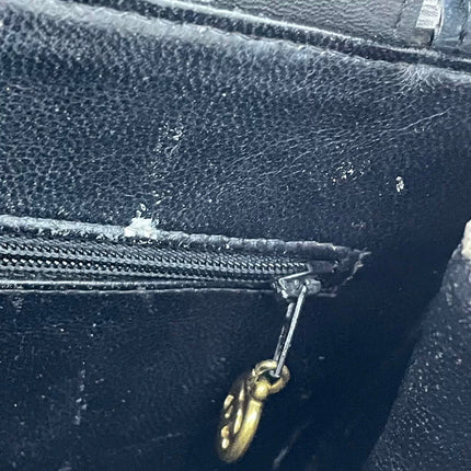 Sac Chanel Vintage Kelly à Rabat en Cuir Noir avec Bandoulière Réglable et Bijouterie en Or 24 carats