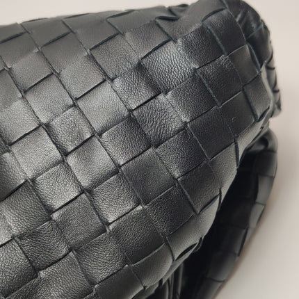 Bottega Veneta Pouch Large Intrecciato Black Calfskin Leather Clutch