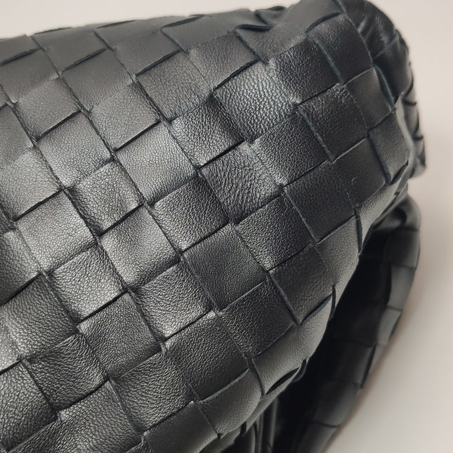 Bottega Veneta Pouch Large Intrecciato Black Calfskin Leather Clutch