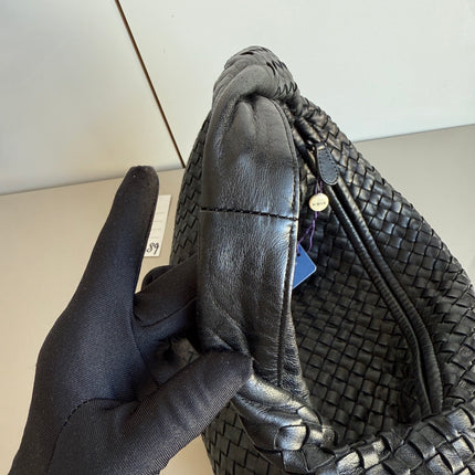 Bottega Veneta Veneta Intrecciato Hobo Bag Medium Black Leather 47cm