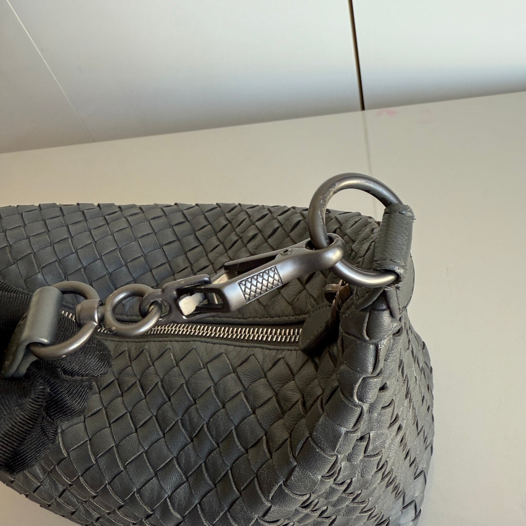 Bottega Veneta Sloane Shoulder Bag Grey Small 25cm