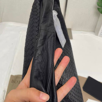 Bottega Veneta Hobo Maxi Midnight Navy Black leather 50cm