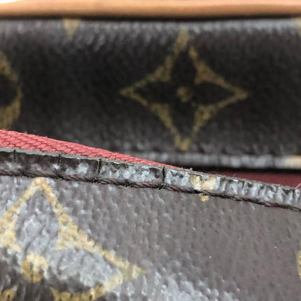 Louis Vuitton Boîte Chapeau Souple Leather MM Crossbody Bag