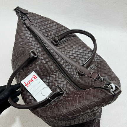 Sold Bottega Veneta Maxi Convertible Tote Bag Hobo Brown Leather Two-way Carry 50cm
