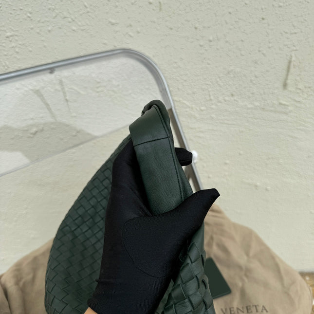 Sold Bottega Veneta Veneta Hobo Large Dark Green 47cm Lambskin Leather