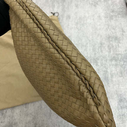 Bottega Veneta Veneta Hobo Maxi Dark Beige Leather 52cm