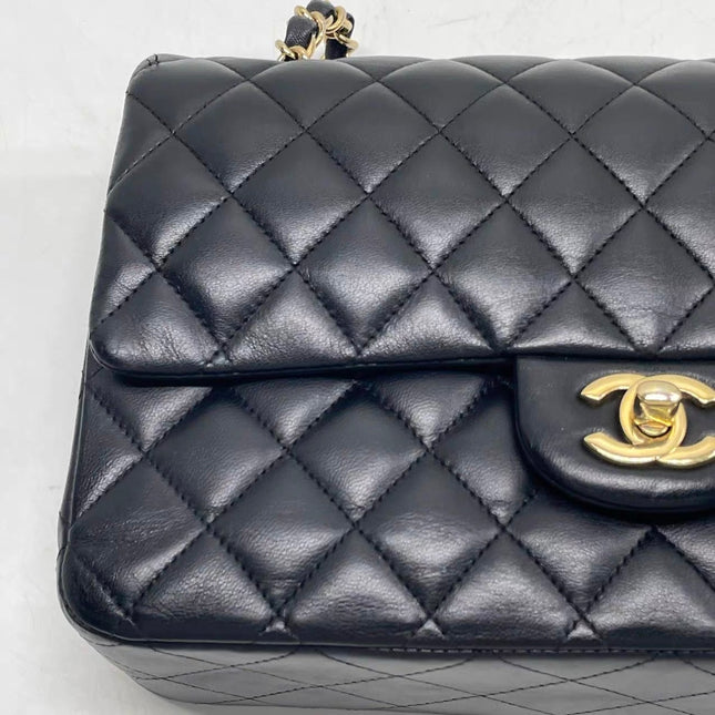 Chanel Classic Flap Medium 2015 Black Lambskin Leather Gold Hardware