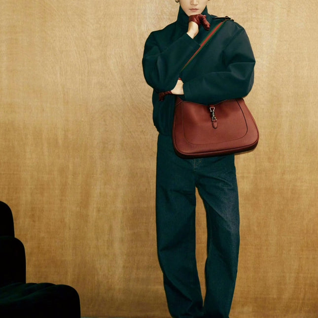 Gucci Jackie 1961 Burgundy Large Pebbled Leather Shoulder Bag with Strap