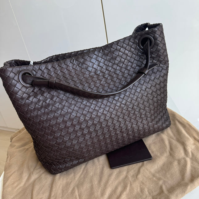 Sold Bottega Veneta Garda Shoulder Bag Intrecciato Nappa Leather Dark Chocolate Brown Large 33cm