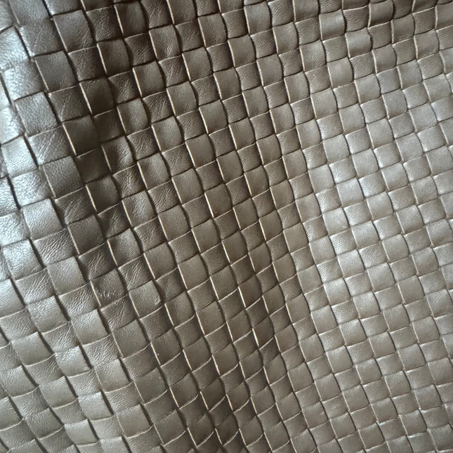 Bottega Veneta Veneta Hobo Intrecciato Chocolate Brown Medium Lambskin Leather 47cm