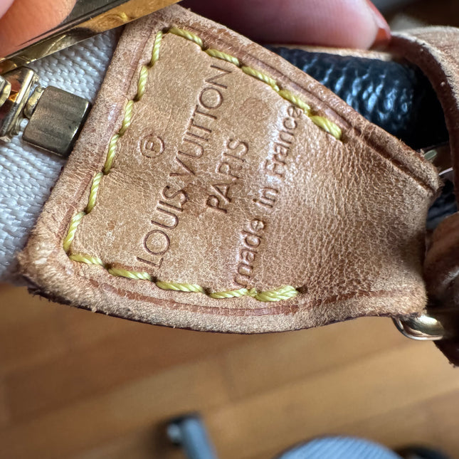 Louis Vuitton x Takashi Murakami Pochette Accessoire Black Multicolor