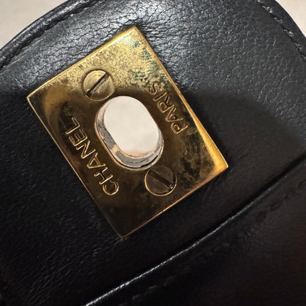 Sac à main Chanel Jumbo Double Sided Classic Flap en cuir d'agneau noir avec garnitures en or 24 carats