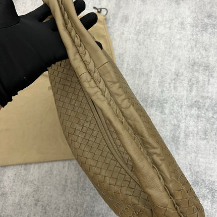 Bottega Veneta Veneta Hobo Maxi Dark Beige Leather 52cm