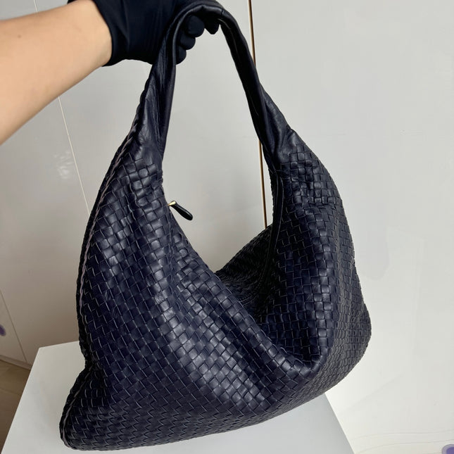 Sold Bottega Veneta Veneta Hobo Maxi Navy Intrecciato Leather Bag 51-53cm