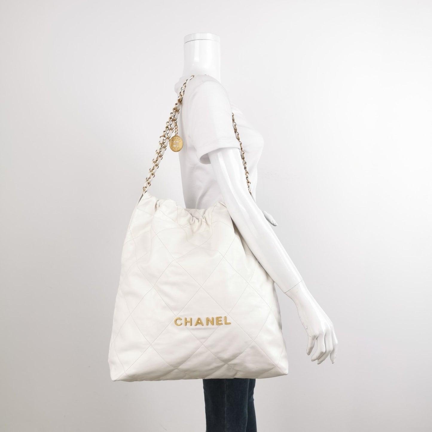 Chanel 22 Hobo Bag Medium Shiny Calfskin Leather White with Gold-tone Hardware