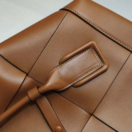 Bottega Veneta Arco Tote Bag Medium Tan Brown Leather 33