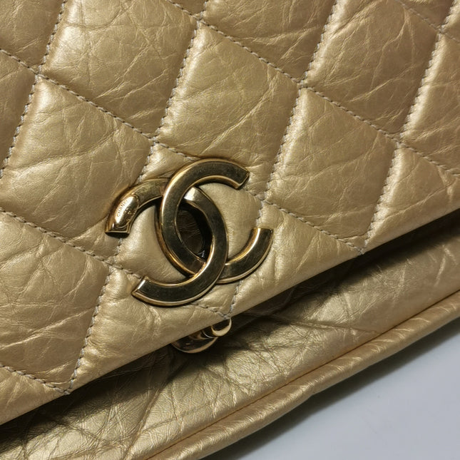 Chanel Paris Bombay Pondicherry Flap Bag Quilted Large Gold Shiny Calfskin Leather