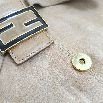 Fendi Mamma Baguette Large Brown Suede Leather Zipper Opening