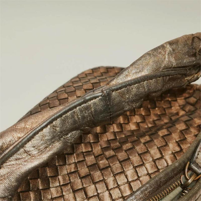 Sold Bottega Veneta Veneta Hobo Metallic Copper Leather Medium 38.5