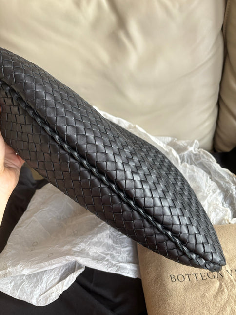 Bottega Veneta Intrecciato Hobo Bag Medium Black Lambskin leather 45cm