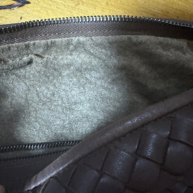 Bottega Veneta Veneta Hobo Intrecciato Chocolate Brown Medium Lambskin Leather 47cm