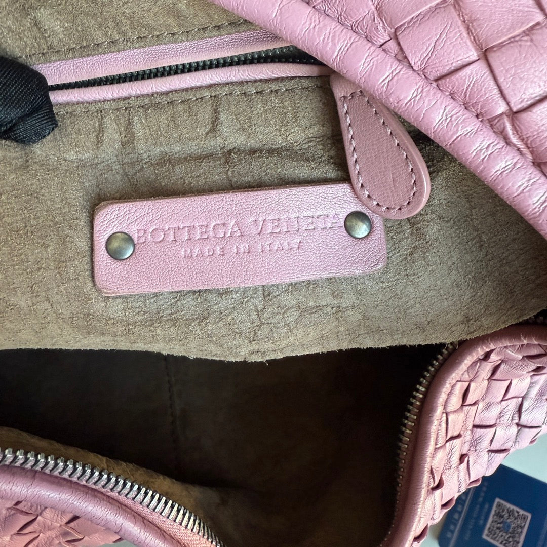 Bottega Veneta Veneta Hobo Medium Bubblegum Pink Intrecciato Leather Bag 48cm