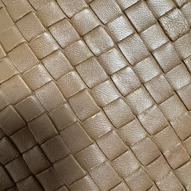 Bottega Veneta Intrecciato Hobo Bag Medium Brown Lambskin leather 40cm