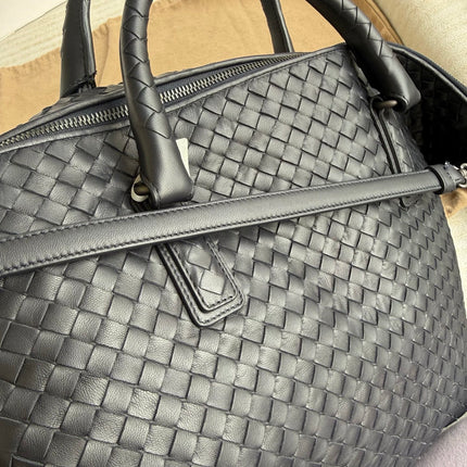 Bottega Veneta Maxi Convertible Tote Bag Hobo Black Leather Two-way Carry 50cm