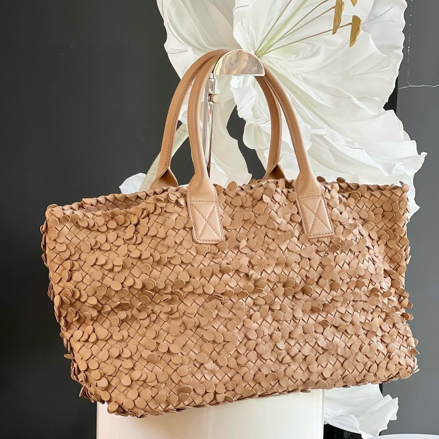 Bottega Veneta Cabat Limited Tan Poussin Paillettes Tote Beige-Luxbags